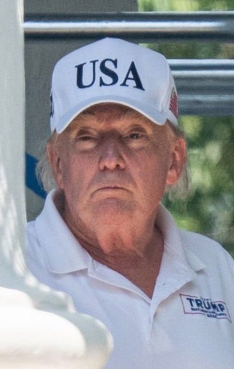 JamieBonkiewicz's tweet photo. Who the fuck is he calling unattractive?! https://t.co/dUlBHMhR4k