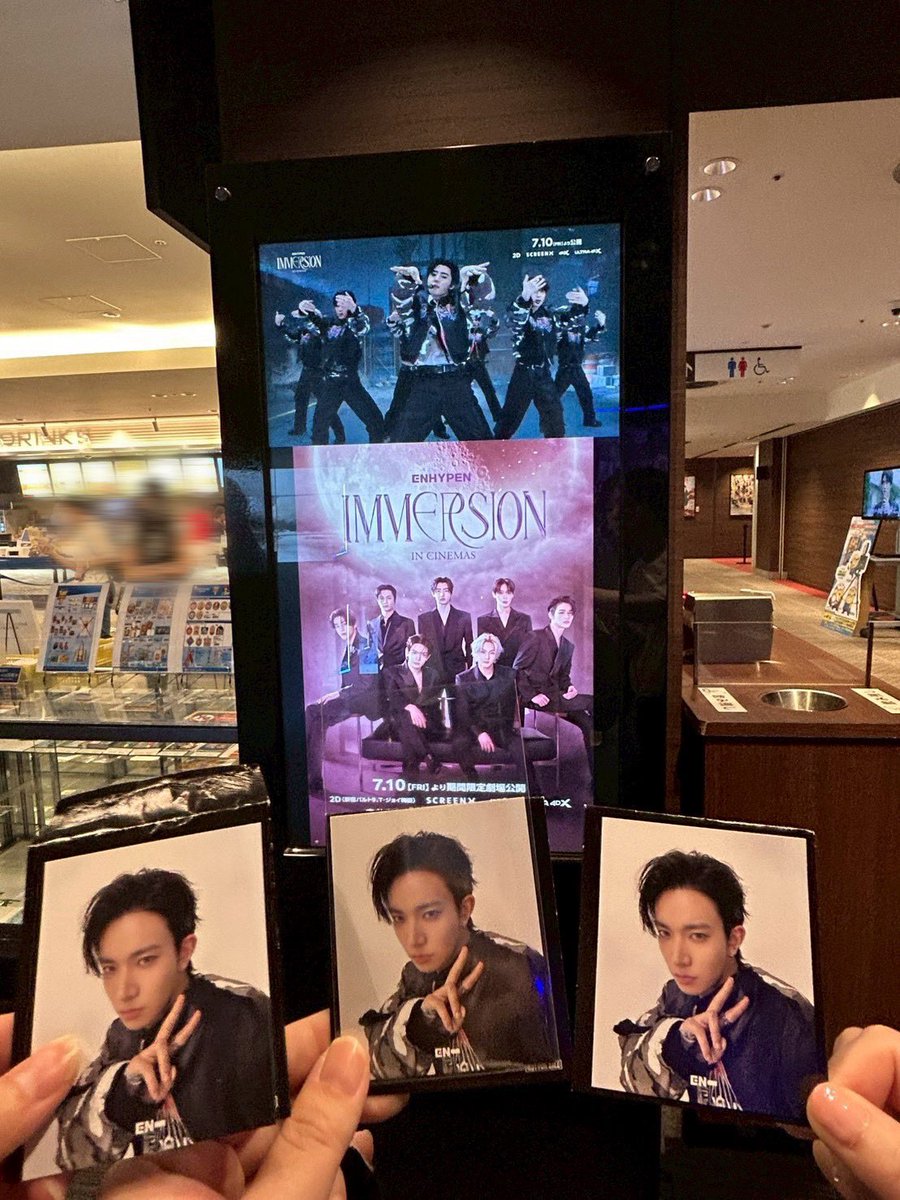 hs1015evan_ever's tweet photo. 昨日はえむちゃん、かおりんと初めましてしてENHYPENの映画行ってきたよ。
やっぱりENHYPENでパフォーマンスするヒスンも大好きだよ🥺
えむちゃんヒスン自引きおめでとう✨
その後鶴橋行って、夜の回に戻ってきて無事かおりんも私もヒスンに交換できて、3人でめっちゃ感動した🥹あの瞬間忘れなれない🫶🏻 https://t.co/HkljYVjX4n