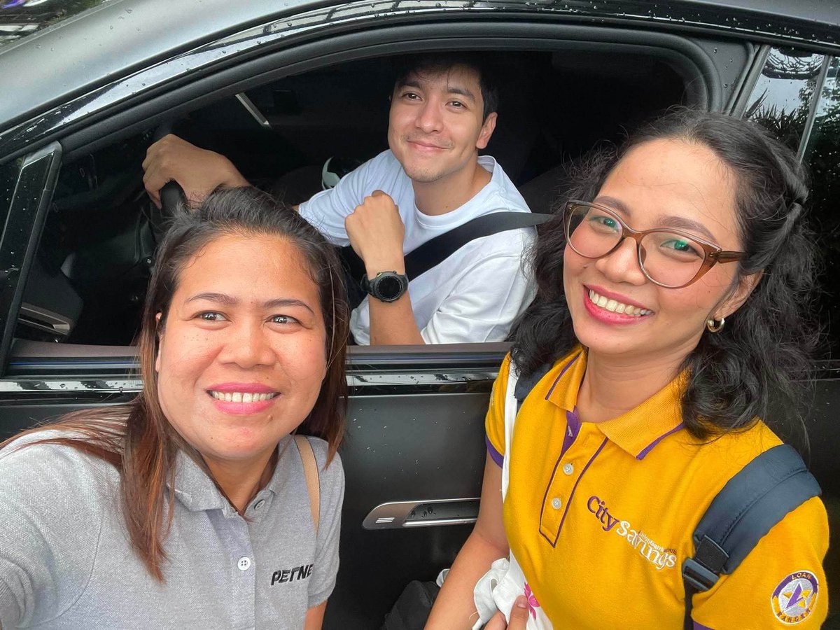 tineeee_18's tweet photo. Sobrang bait at sobrang pogi
#AldenRichards 🥰 Happy Sunday https://t.co/dWMLhfHXSV