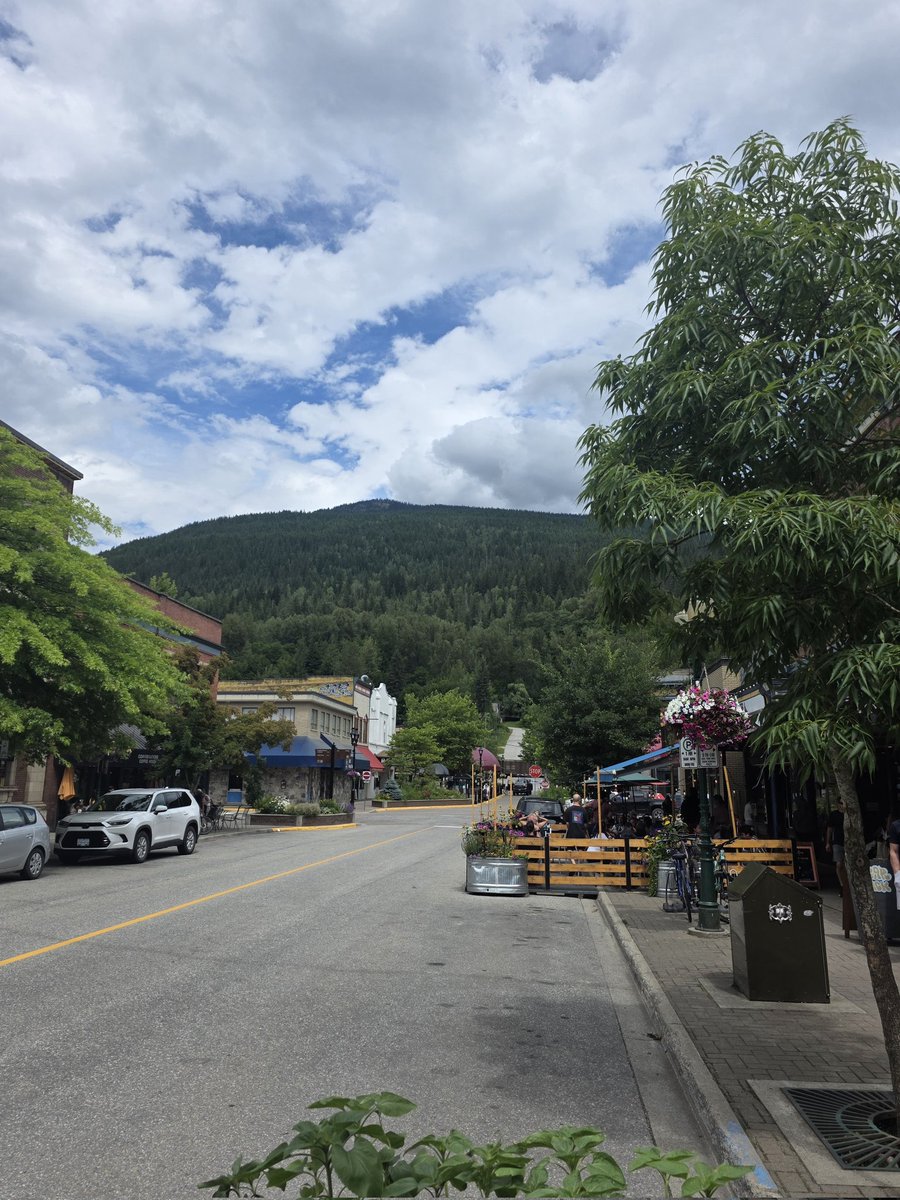 3rwinU's tweet photo. #Revelstroke #BritishColumbia https://t.co/OLt5y3Dsxu
