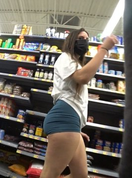readersservic's tweet photo. Do you like the color green? #creepshot #candid #flash #nolimitt Uncensored in comments (im not even joking)🌶 https://t.co/xnlN75Isb6