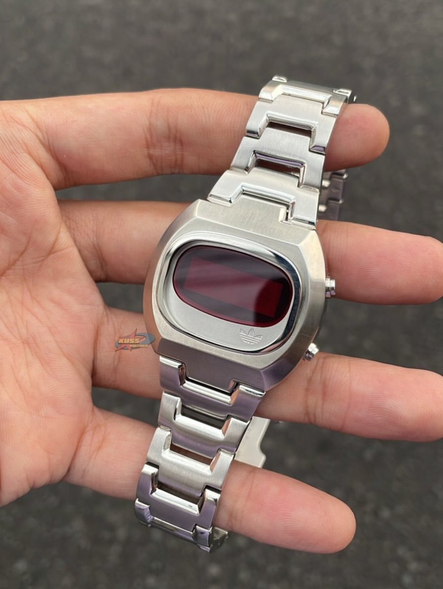 Shtreetwear's tweet photo. 2004 Adidas LED Watch https://t.co/XwfpwkyyKu