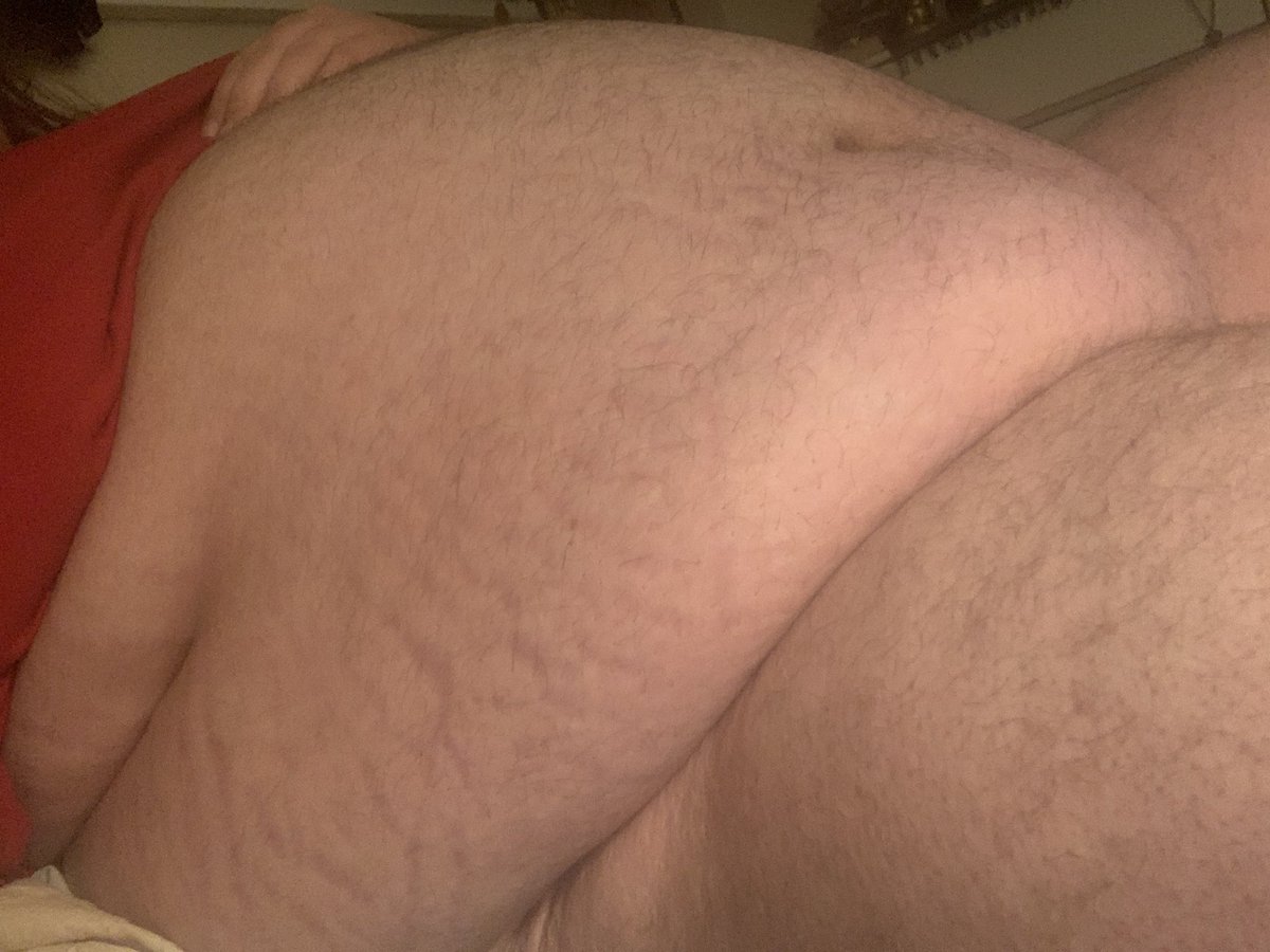 cowbelltboy's tweet photo. what happens when you send me practically half the taco bell menu… would you believe i could probably eat more? :3 https://t.co/6hokIgSw9N