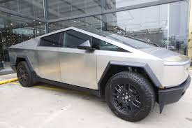 nelmoprates's tweet photo. @elonmusk Give me one of those cars to work with and I'll pay you back in two years. Let me know if you read this so I don't come across as pushy and annoying. https://t.co/otbQkaaA00