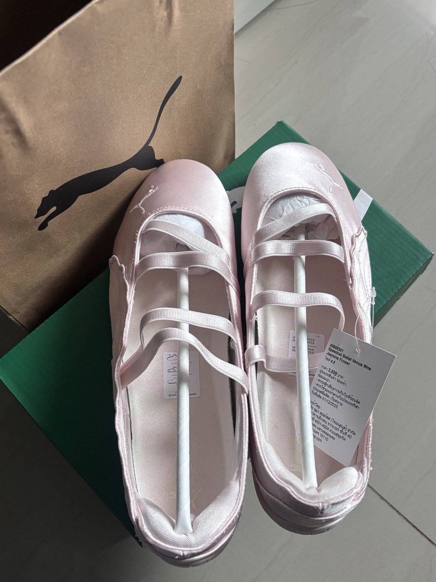 siri76628's tweet photo. Speedcat Ballet สีชมพูน่ารักมากก เค้าไม่เคยใส่เยย from 3500 🩰🩷
size 4.5 Uk (23.5 cm)
3000 free shipping (ลดได้นิดหน่อยงับ🌟)

#puma #ส่งต่อรองเท้า #speedcatballet #ส่งต่อpuma https://t.co/ilycW2vcTg
