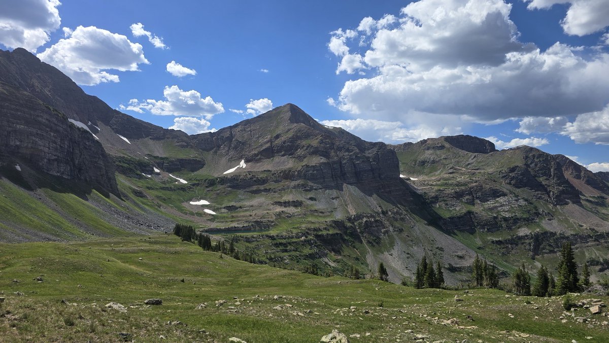 Autistlke's tweet photo. Got high today (12,600 feet) https://t.co/RKKiHNqXaS