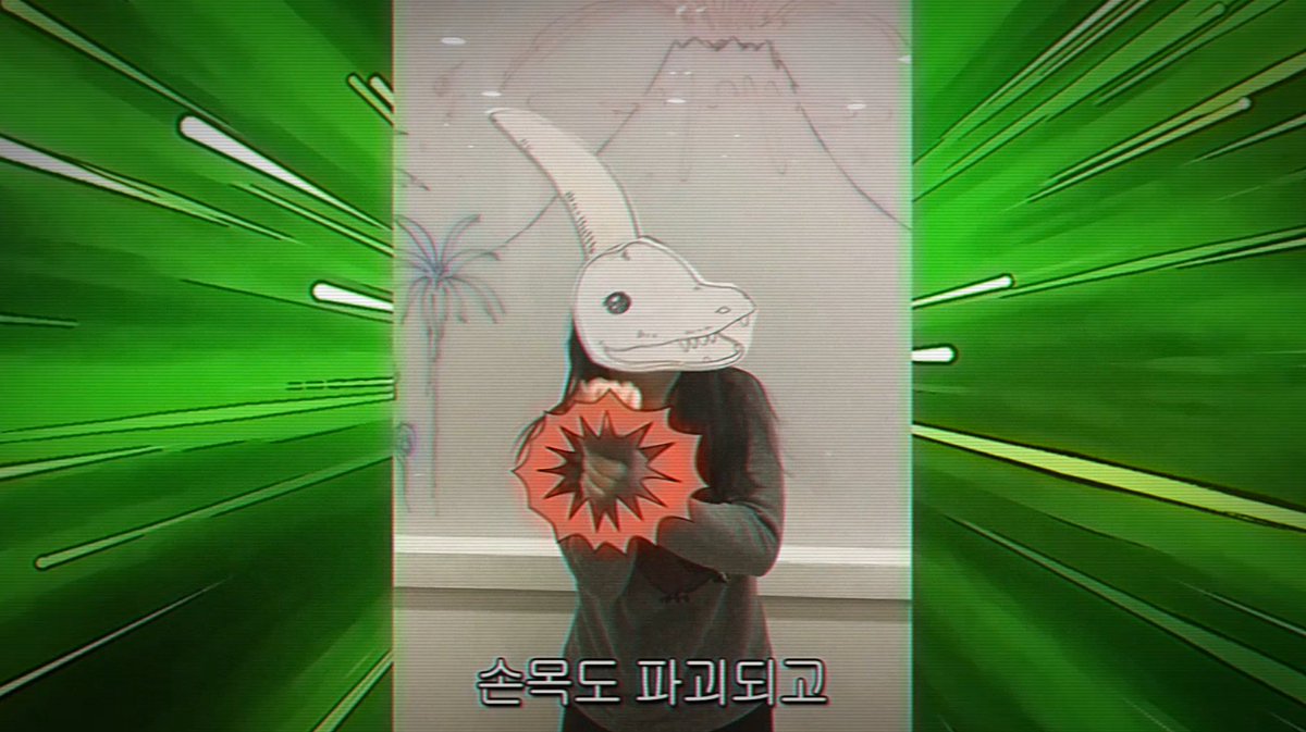 tired_kim's tweet photo. 만화를 그리면 허리가 파괴되고
손목도 파괴되고
인간관계도 파괴되지만 https://t.co/lKLwqSTi9z