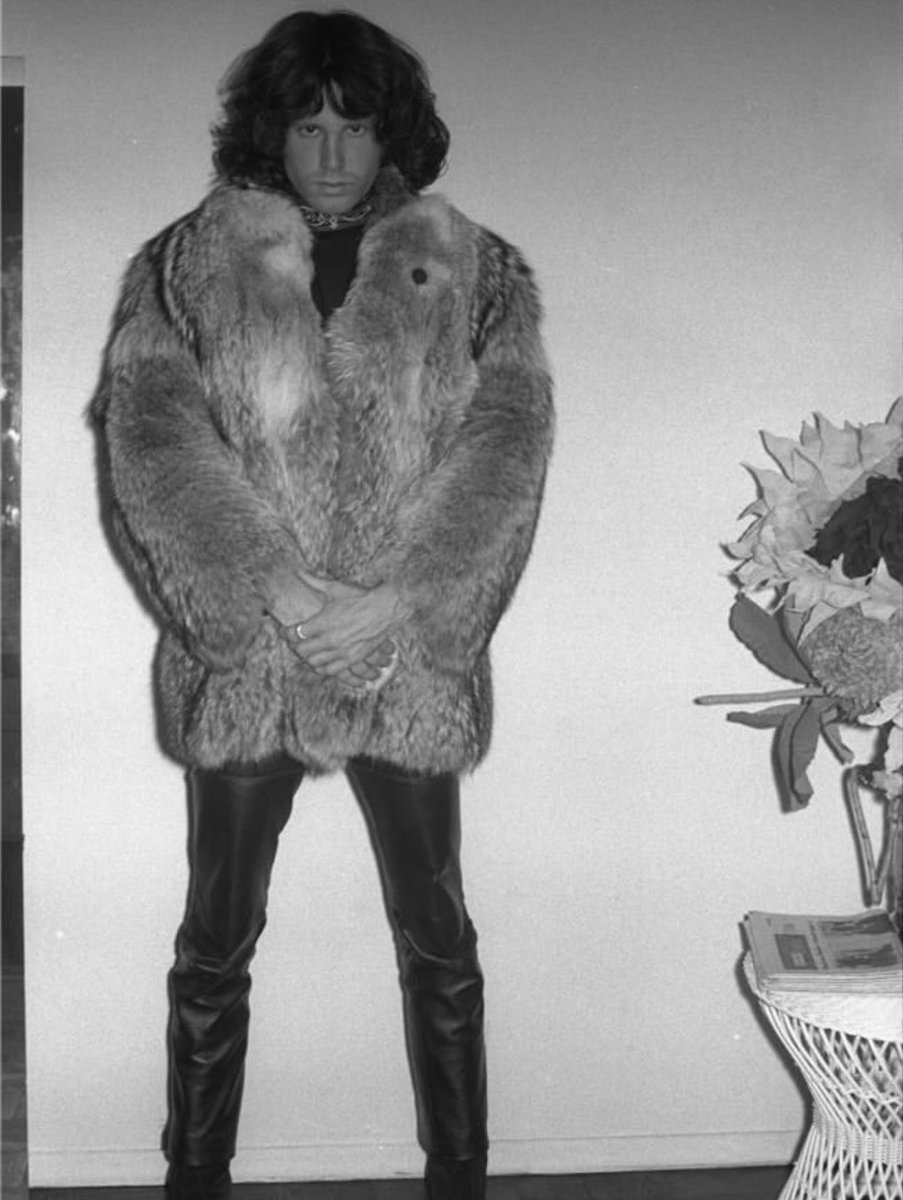 whotfisjovana's tweet photo. Jim really GAGGED with this coat and fit… he knew exactly what he was doing. mug so mean https://t.co/tkCv8bM7XW