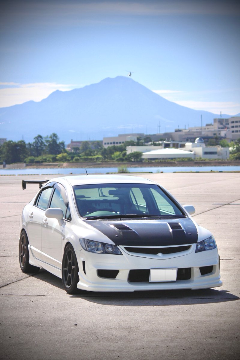 WePo_ms's tweet photo. 6時に洗車開始、8時前に終わったけど汗だく…
もっと早く起きればよかったな
_(:3 」∠)_

水飛ばしに来たけど、なんだかエアコンの効きが悪いような🙃
これから夏本番って時にエアコン不調は勘弁してねシビックさんや… https://t.co/WGa0ohf4f0