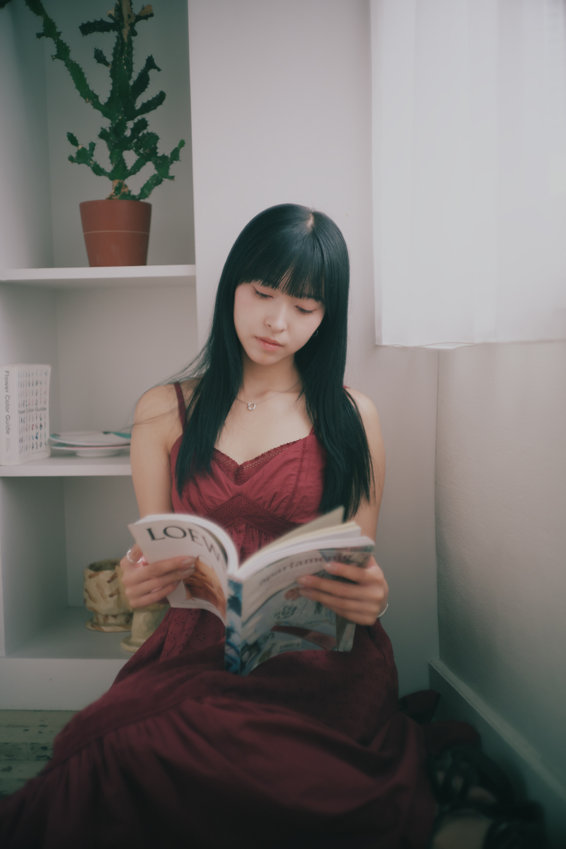 夏は本を読む model : saya @saya_partner @photopartnerjp Nikon Zf
