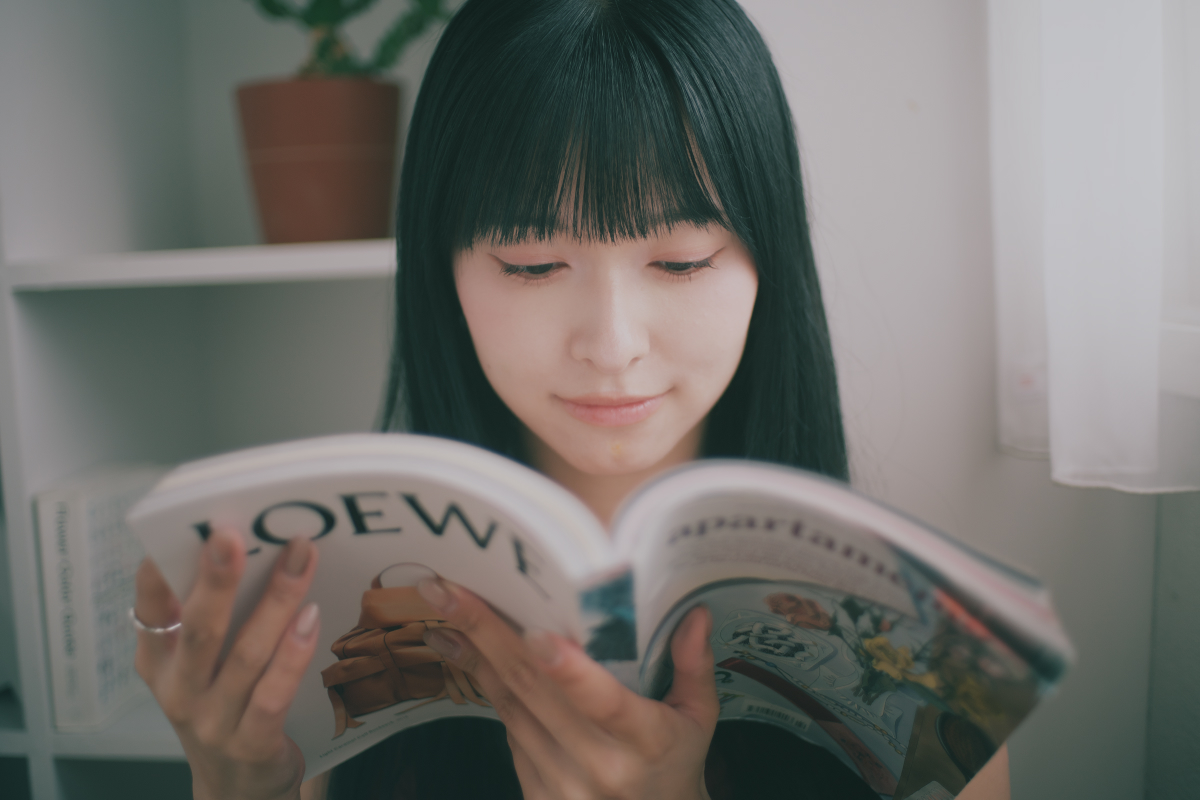 夏は本を読む model : saya @saya_partner @photopartnerjp Nikon Zf