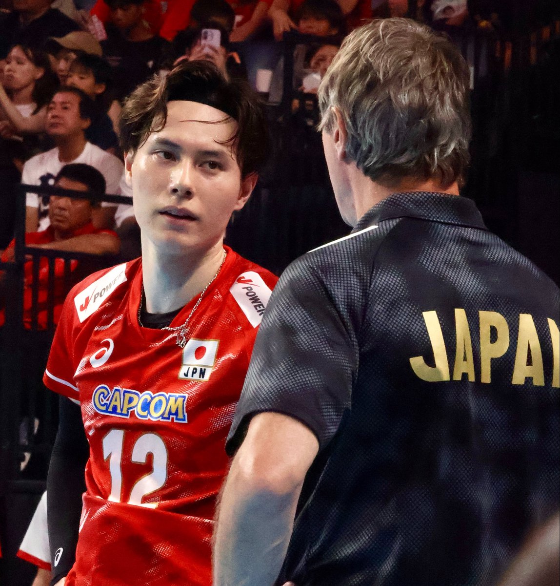 CoHicchix's tweet photo. 【2026.7.10  国際親善🆚 カナダ🇨🇦⭕️3-1
📍沖縄サントリーアリーナ】
藍副キャプテン&amp;ティリさん💖

Kidsとのハイタッチは一人一人に「ありがとう😊」を伝える藍くん😘

#髙橋藍
#takahashiran 
#日本代表
#国際親善試合
#藍くん大好き https://t.co/weurrntfdV