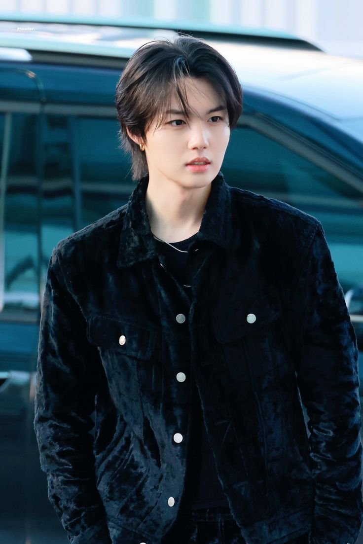 daintydobby's tweet photo. everyone's version of peak black haired doyoung was T5 but this 021325 doyoung has always occupied a space in my head 🤕 https://t.co/O07vfAIkAk