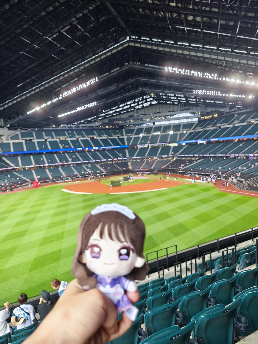 mityan718's tweet photo. 一足先にみきさんをエスコンに連れてきました。 https://t.co/trJ7vewEUt