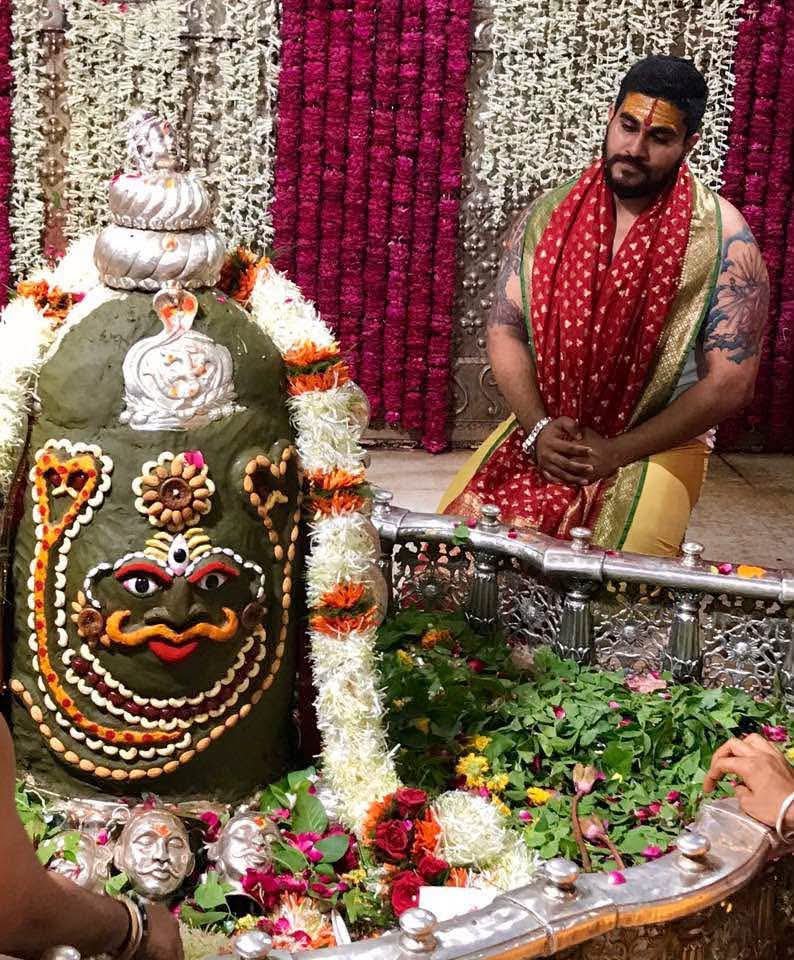 honey_sing26278's tweet photo. @RadioGenoa His real name is Vicky thomas indian hindu govt moth piece https://t.co/biuiekTWWV