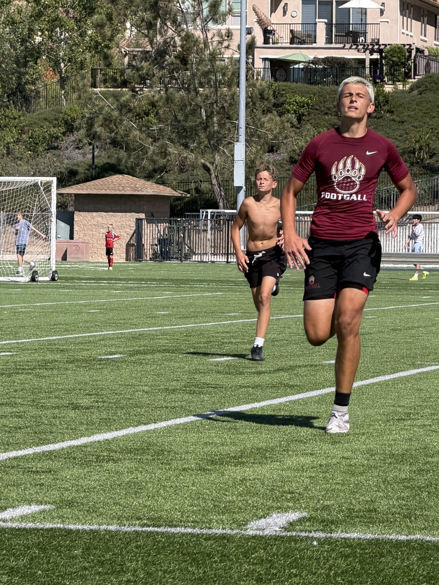 Brodyberman2029's tweet photo. Putting in the work! 

#GROWTHMINDSET #football
#LRN400 #LRNRECRUIT #popwarner 
@CoachLanceo
@CoachBA1010
@Coachrunlrneast
@CoachSaville
@LANCEOSRN
@COACHVLRN
@Rivals @BrandonHuffman 
@247recruiting @PGregorian @MISSIONHILLSHI1 https://t.co/pA0qmLBBBc