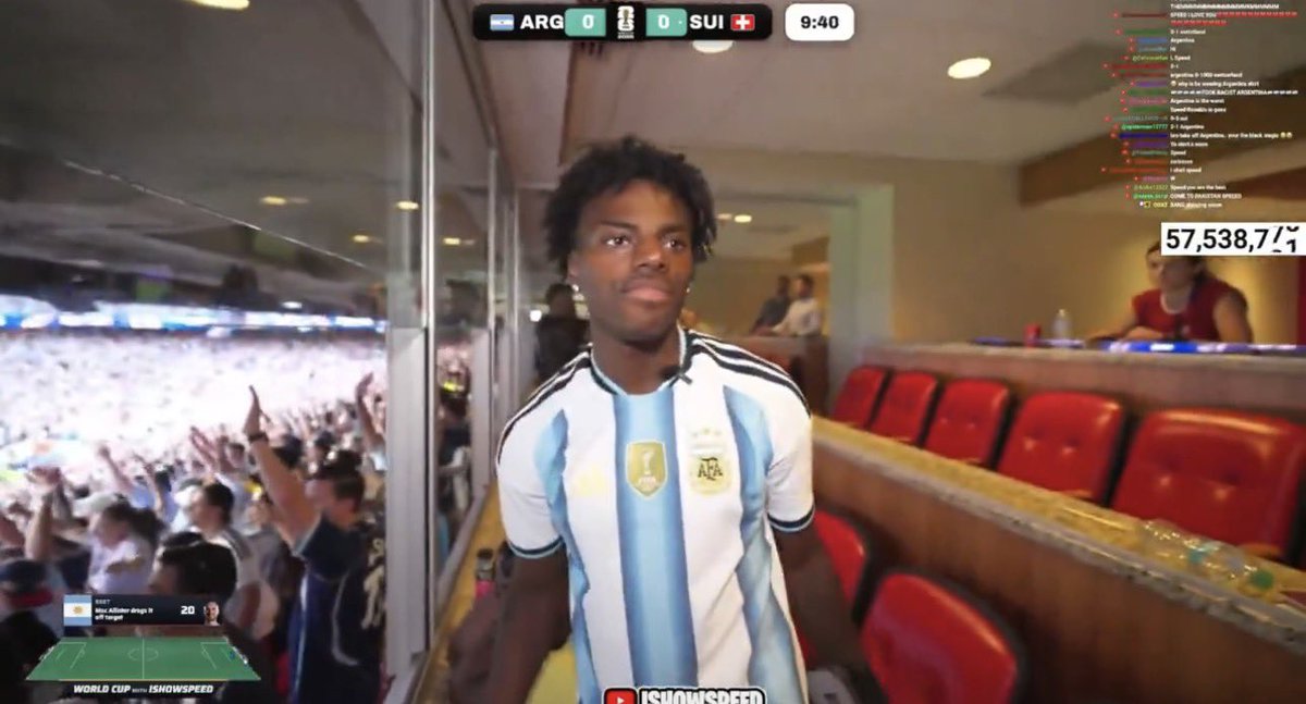 soccernews_euro's tweet photo. 自身がユニフォームを着た国が敗退する事からアルゼンチンのユニフォームを着用するアンチメッシ https://t.co/XuZRYmXHIK