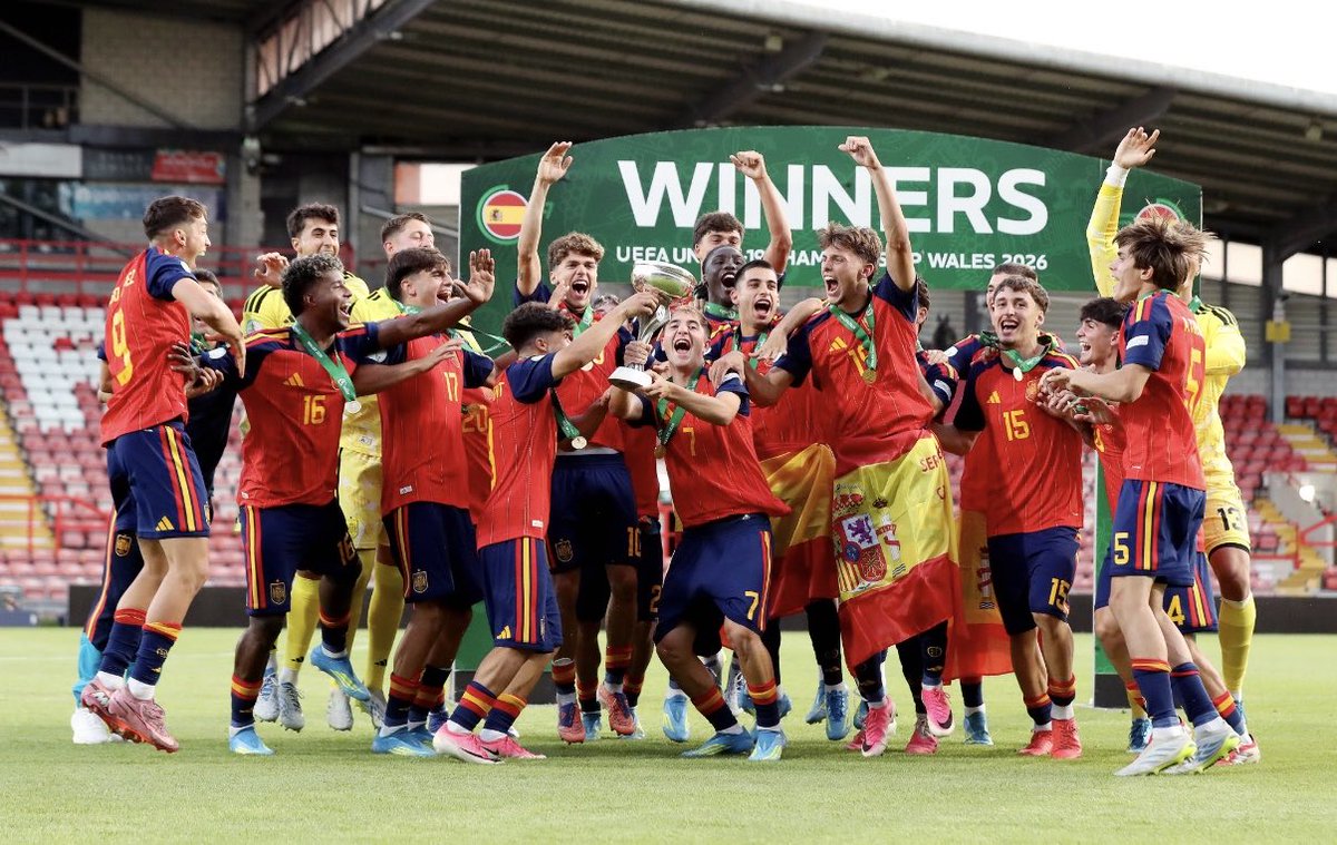 1980rmcfUS's tweet photo. Vaaaaaamossss 🇪🇸✋🏽 https://t.co/sbcEDvrOos