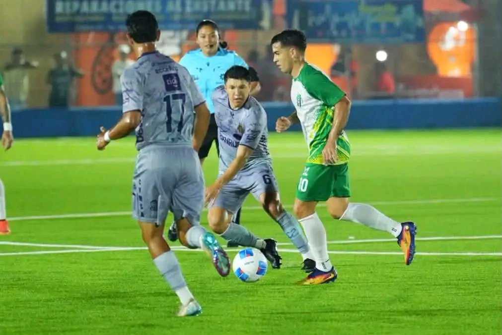ZPanzaVerde's tweet photo. 🏆 Super Copa Bantrab 
📝 SEMIFINAL 
🎉 MEDIO TIEMPO 
🍬 Nueva Santa Rosa 0 - 🥑 Antigua GFC 1
Kevin López ⚽ 🥑 
#VamosAntigua #AntiguaSomosTodos https://t.co/8Yqr976Lbx