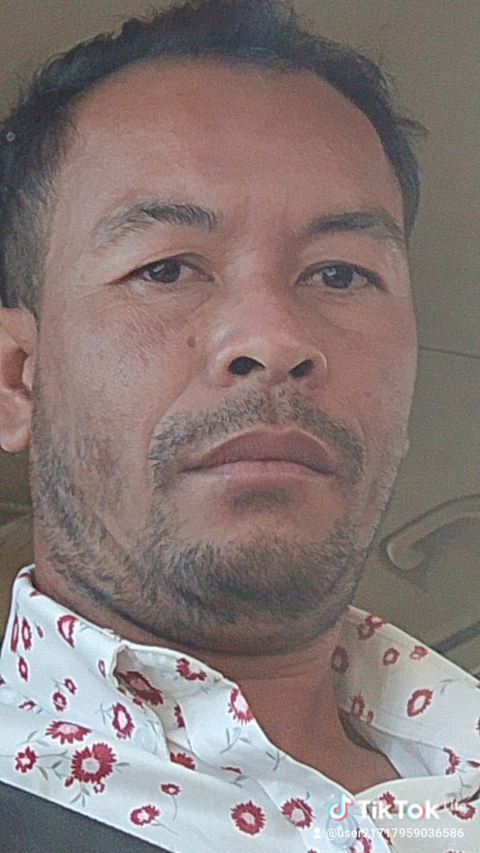 Chhunsokea's tweet photo. ពិកបាកចឹត្តពេកគិតអីមឹនចេញស��ះ
បងបងជួយគិតអោយផង https://t.co/wDyIKbUtNR