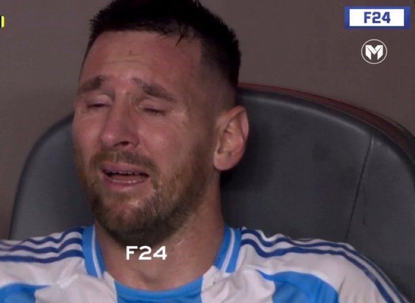 hiimoo19's tweet photo. 🚨ليونيل ميسي ضد سويسرا في الشوط الأول:

· 0 تسديدة
· 0تمريرة حاسمة
· 1 صناعه
· 0تمريرات حاسمة

ونهاية المباراه يعطونه أفضل لاعب😂😂

#سويسرا_الأرجنتين 
#ARGSWI https://t.co/CuC4z6LpHZ