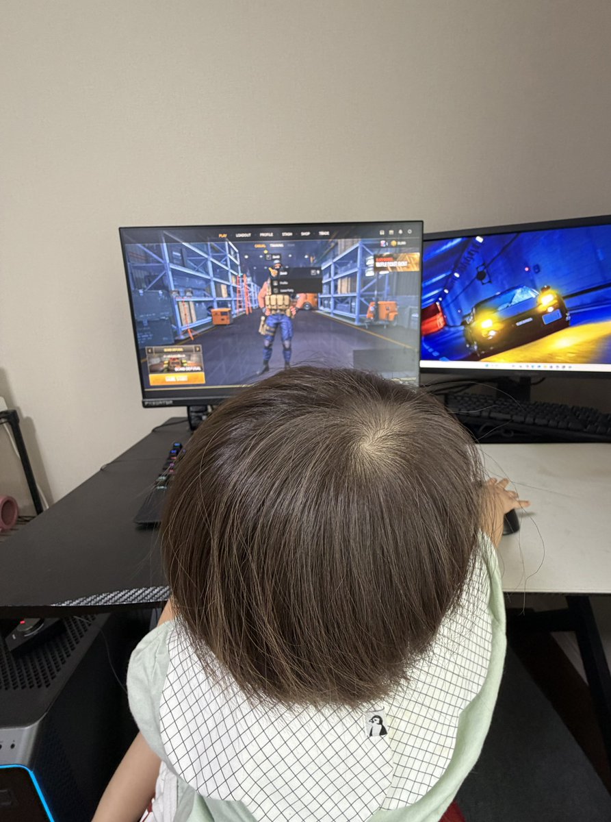 RX7_Zero's tweet photo. 子供を膝に乗せてSAやる時が来るとは思わなかった https://t.co/9OA5sq0AsD