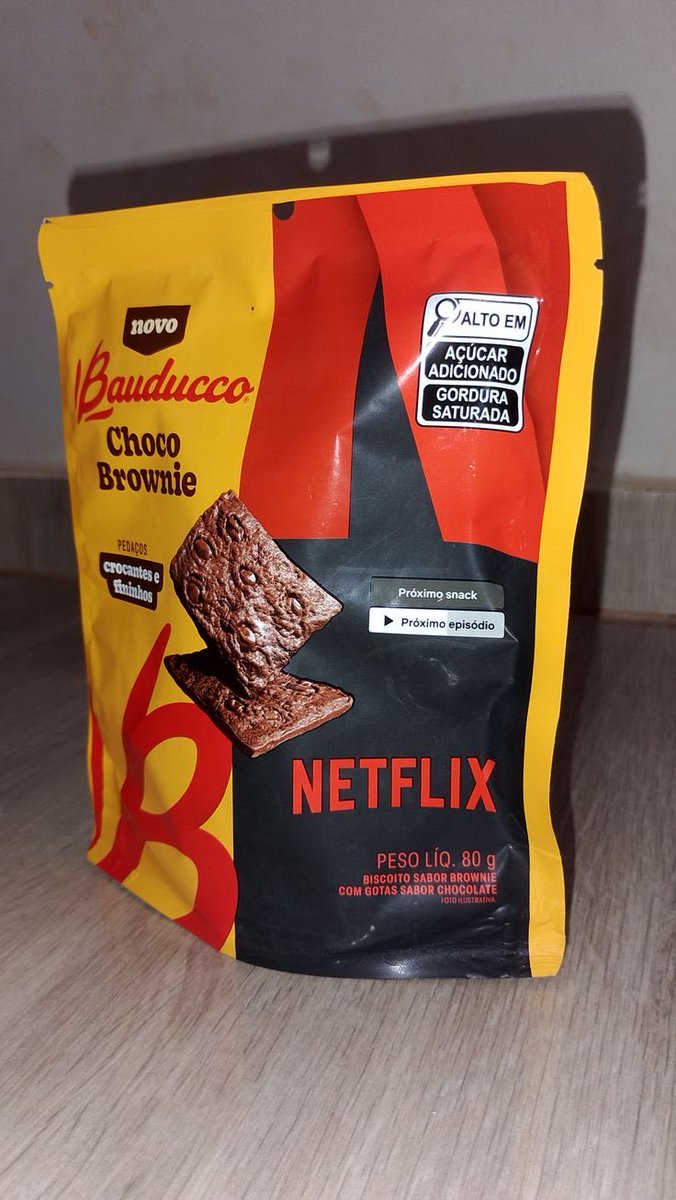 emo_sem_futuro's tweet photo. Esses dias meu namorado me ofereceu esse brownies KSKDKSKKS ando eu abri e comi eu só lembrava desse meme KSJSKSKSKSK.
Gente é literalmente os restos desse vídeo, não tem absolutamente nada só resto ksksks, e não é barato essa porrinha nn https://t.co/KIZAqenKm2