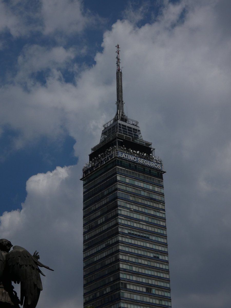 4iluj's tweet photo. Torre latinoamericana #Sendnubes https://t.co/UBg8dtuCq5