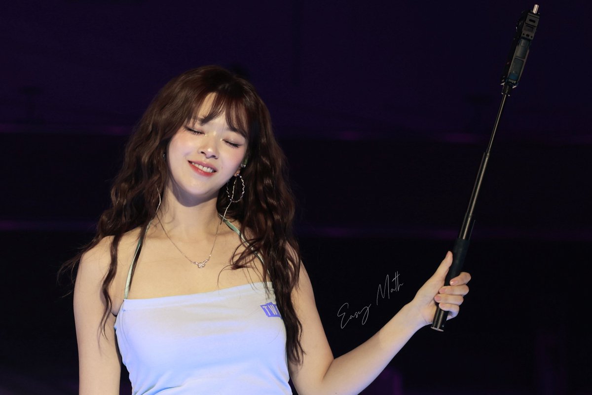 Easy_Math1101's tweet photo. Zoom out⏹️
260711 Seoul D2
#JEONGYEON #정연 #ジョンヨン
#TWICE #트와이스 #トゥワイス
#TWICE_THISISFOR_WORLD_TOUR_IN_SEOUL https://t.co/HeKPcT9uLn