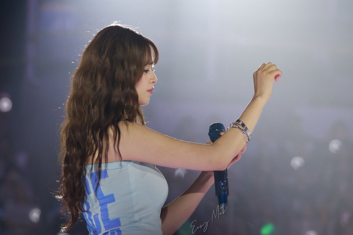 Easy_Math1101's tweet photo. Zoom out⏹️
260711 Seoul D2
#JEONGYEON #정연 #ジョンヨン
#TWICE #트와이스 #トゥワイス
#TWICE_THISISFOR_WORLD_TOUR_IN_SEOUL https://t.co/HeKPcT9uLn