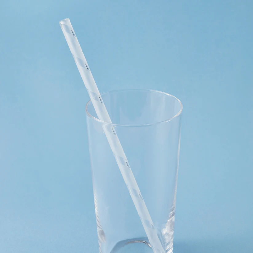 muji_net's tweet photo. 【諸国良品】1本1本、手加工で製作した耐熱ガラスのストローです。
汚れも見えやすく、付属のブラシで洗えるので衛生的。食洗機や電子レンジでも使えます。

https://t.co/Y2UBTEeDsa https://t.co/jNKREiD1bY