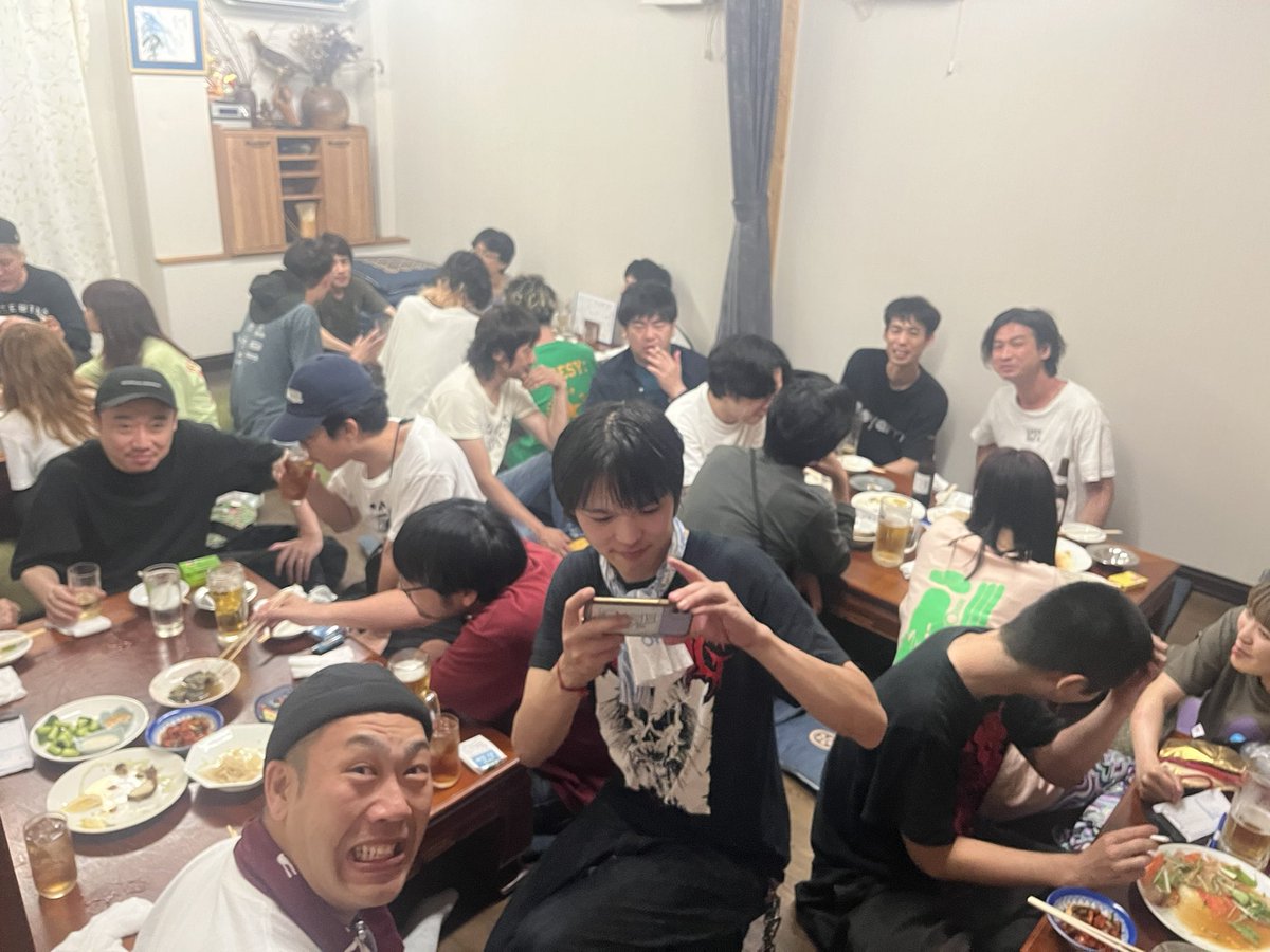 blondnewjinta tweet picture