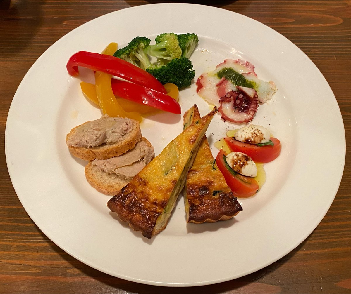 morgancar193's tweet photo. 昨日のイタ飯🇮🇹
タベルナ＆エノテカ バール ＮＯＢＵさんへ
メニューにないペペロンチーノを作ってもらいました( ˊ̱˂˃ˋ̱ )

美味しかったのでまた行きたい☺️ https://t.co/78kA3zhzE1