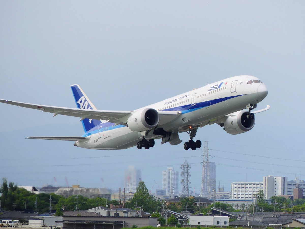 fz300us's tweet photo. エアフロントオアシス下河原
朝ラッシュを撮るならこっち

#大阪国際空港
#伊丹空港 https://t.co/6ocGDozRfv