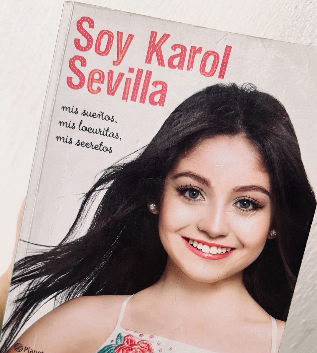 xksevillaa's tweet photo. Holiii, soy Reni, tengo 17 años y sigo a Karol desde el 2016🛼 (pero sin redes), mi canción fav de ella, es Hubiera de su nuevo álbum “Imperfecta” y estoy muy orgullosa por todo lo que ha logrado 💓💓 #integracionKs https://t.co/cJpkanT9uU