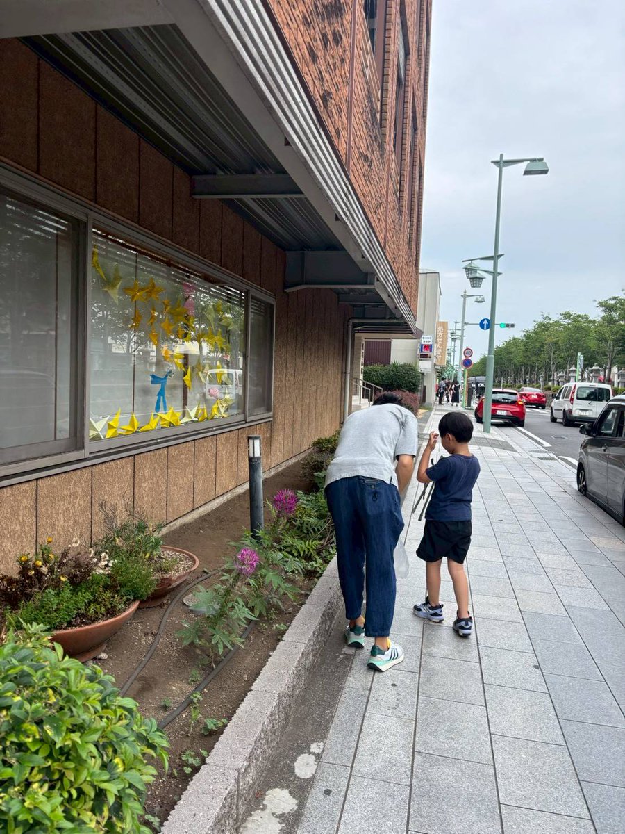 8manmae's tweet photo. 本日町内清掃を実施しました。清掃に先立ち、皆様で準備体操を行ったほか、作業後には自家製の梅シロップの試飲会も行い、和やかなひとときを過ごすことができました。＜来月の清掃について＞当日の気温や熱中症の危険度によっては、急遽「中止」とさせていただく場合がございます。 https://t.co/P1KOlG4TZc