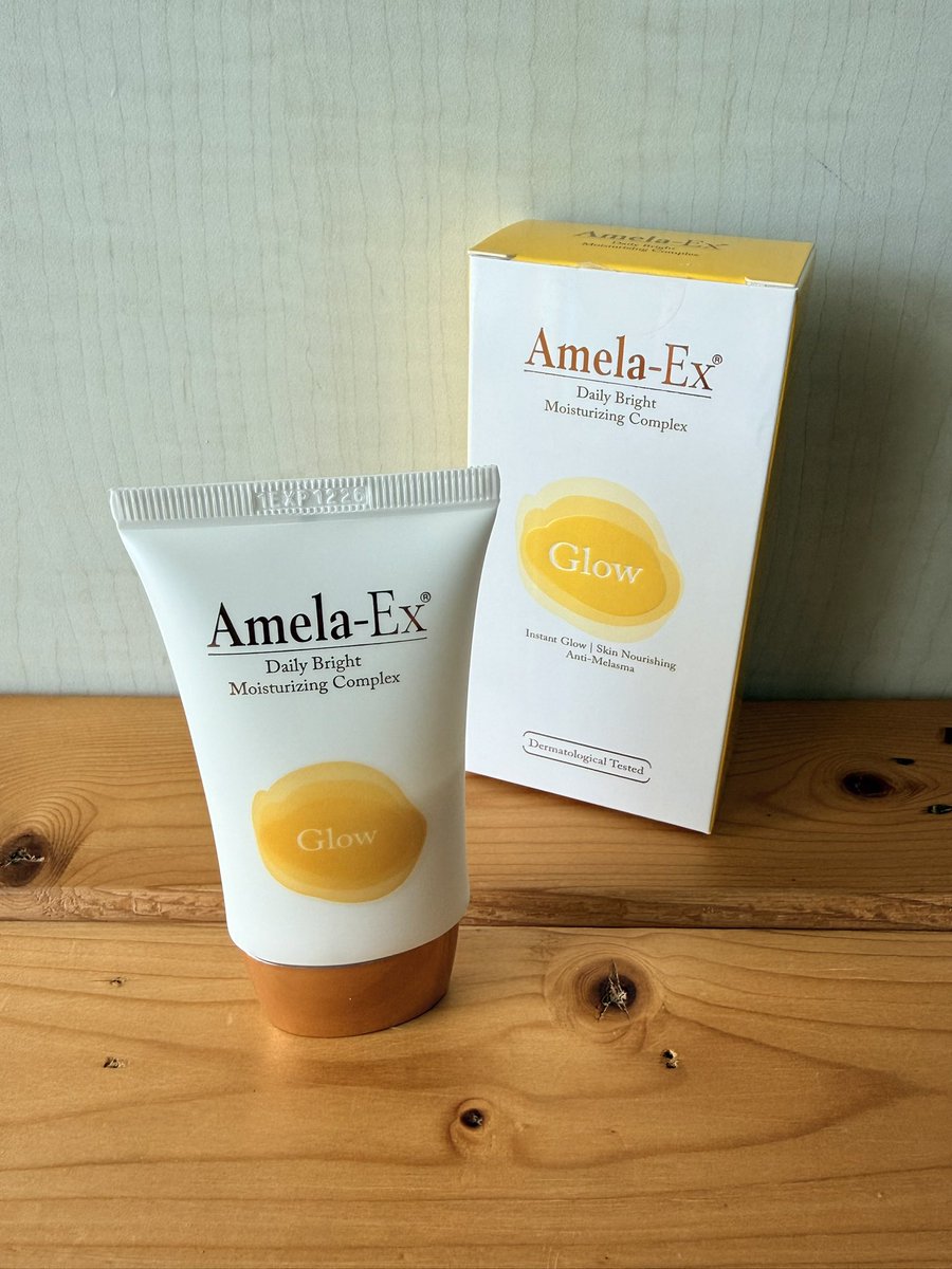 oak_html_5's tweet photo. ลองใช้ AMELA-EX GLOW มาสักพัก รู้สึกว่าผิวชุ่มชื้นขึ้น ผิวดูเรียบเนียนและดูสุขภาพดีขึ้น ✨ มี Hyaluronic Acid, Ceramide, Shea Butter และ Glyceryl Glucoside ช่วยเติมความชุ่มชื้นและบำรุงผิว

✨ พิกัด >> https://t.co/1bwnUbppDg

#ShopeeBeauty #skincare #สกินแคร์ #บำรุงผิว #Amelaex https://t.co/aBLoTDWuhP
