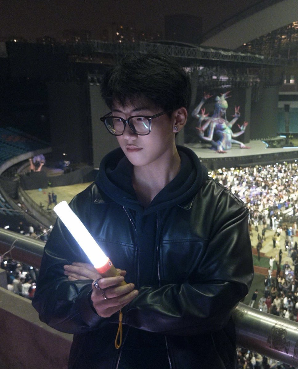 PIDANDJB's tweet photo. 骚逼 https://t.co/hxYCOjmK0d