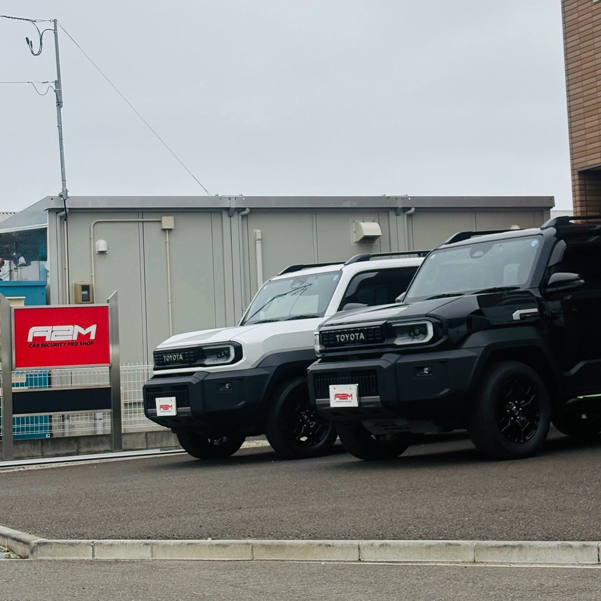 a2m_sendai's tweet photo. ✨️Land Cruiser FJ✨️

ランドクルーザー FJは、発売前から高い注目を集める一方で、盗難リスクを心配する声も増えています。
⁡
A2M仙台店でもたくさんランクルFJのご依頼いただいております！
安心してお車に乗りたい方はぜひ当店にご相談ください。
⁡
 #ランクルFJ   #カーセキュリティ  #仙台 https://t.co/Fd3W6AVwYt