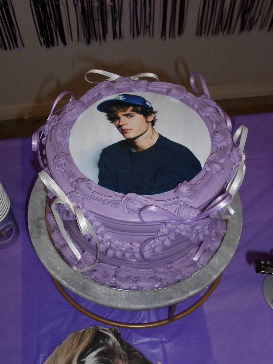 wolfiebieber's tweet photo. happy birthday to me 🎉 https://t.co/PbwWXf3VCi