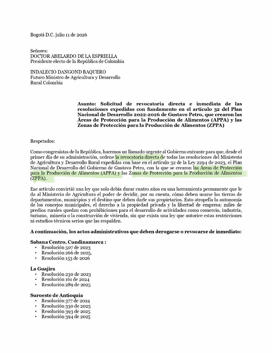 Mauriciotellez's tweet photo. Claro que hay que acabar con las famosas APPA y ZAPPA, esas áreas que supuestamente se reservarían para la producción de alimentos. 

Sonaba muy bonito, pero las figuras resultaron ser un lobo vestido de oveja al impedir el desarrollo de las regiones, ir en contra de la vocación productiva de los mismos territorios y dejarles la puerta abierta a los ilegales. 

Buena cosa que se sumen más y más congresistas, expertos, empresarios y líderes comunitarios para pedir la revocatoria de las resoluciones que crearon al lobo. 

Aquí lo hacen @Danielbricen 
@CarolBordaA @sarag12