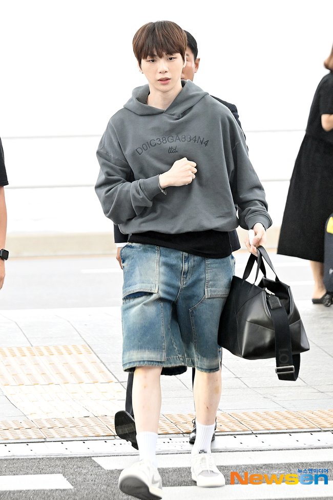 roomD1210's tweet photo. 240712 일본 출국 https://t.co/OnRQVebDKV