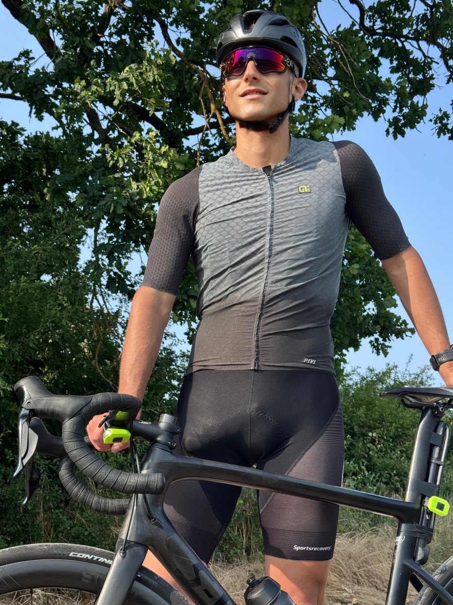 fundcycler's tweet photo. Cycling is hard yes...
But you know what is harder?
Funding it. 🥲 Help me fund my next ride and will share with u peak of my defined legs: https://t.co/G0rBJ7iCXt https://t.co/Rwrd6nnUg5