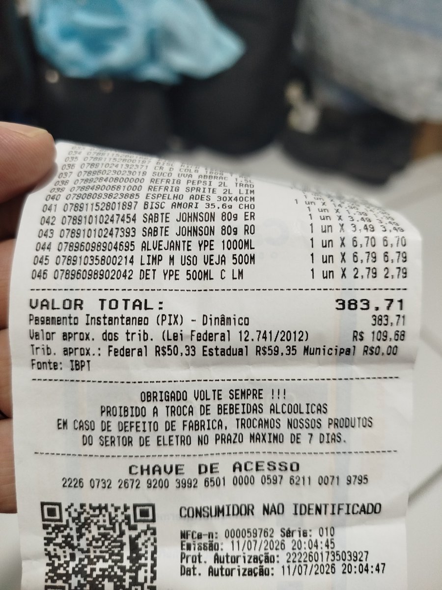 MouraF68315579's tweet photo. Em uma pequena compra de coisas de cozinha de 383 reais, o consumidor paga 109 reais só de tributos para o governo federal e estadual!  O pior, vai praticamente tudo pro ralo da corrupção desse maldito desgoverno 🤡🤡 https://t.co/nFjZZjb2u7