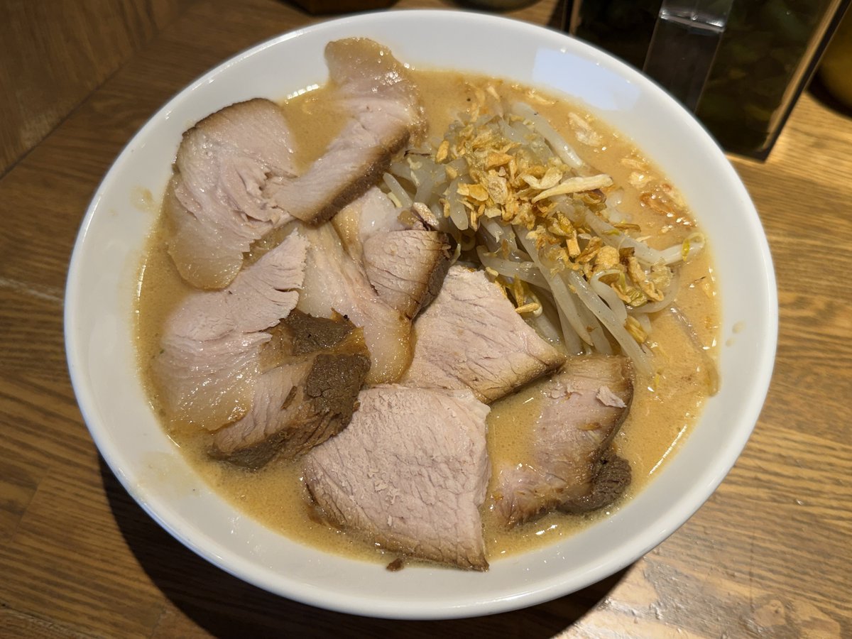 jas200911323mk's tweet photo. 今日もライブに備えて、
水分と塩分を補給していく https://t.co/UyMNitY2Vf