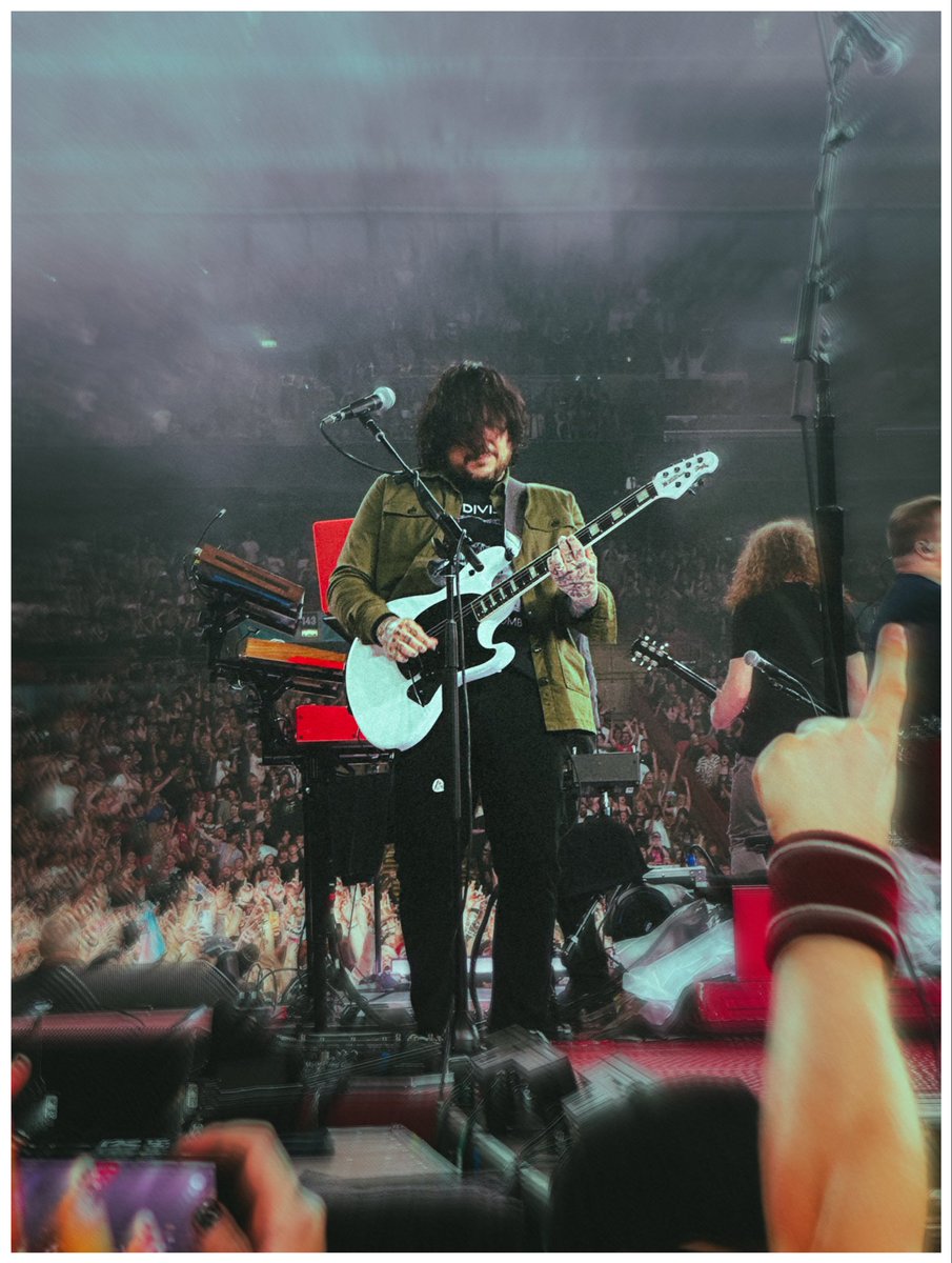 urtypeofmetal_'s tweet photo. @MCRofficial Wembley night 3
@MCRupdates1 https://t.co/N4xISb5qzx