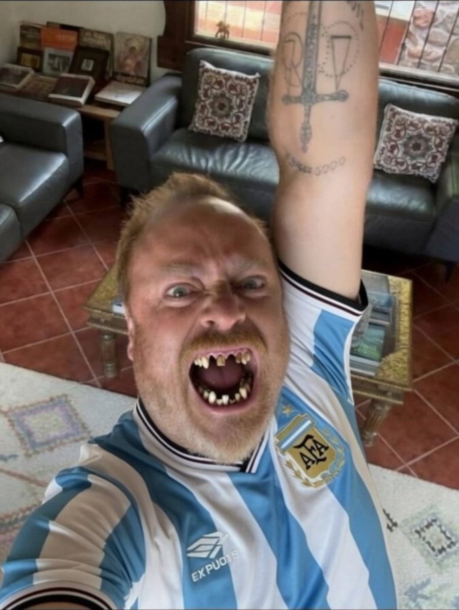 VIEJO_LEGULEYO's tweet photo. Vamos #Argentina tenemos que anotarle 3 goles a
#swizerland https://t.co/RlYEvkopLt