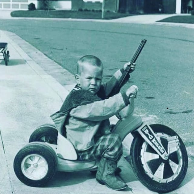 z520e9's tweet photo. @_HistoryNerd TCB, after school. https://t.co/RsidisQQOb