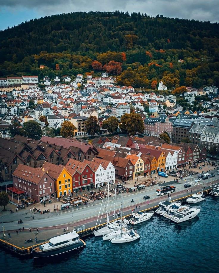 escape056's tweet photo. Bergen, Norway 🇳🇴 https://t.co/iumN3dEKbD