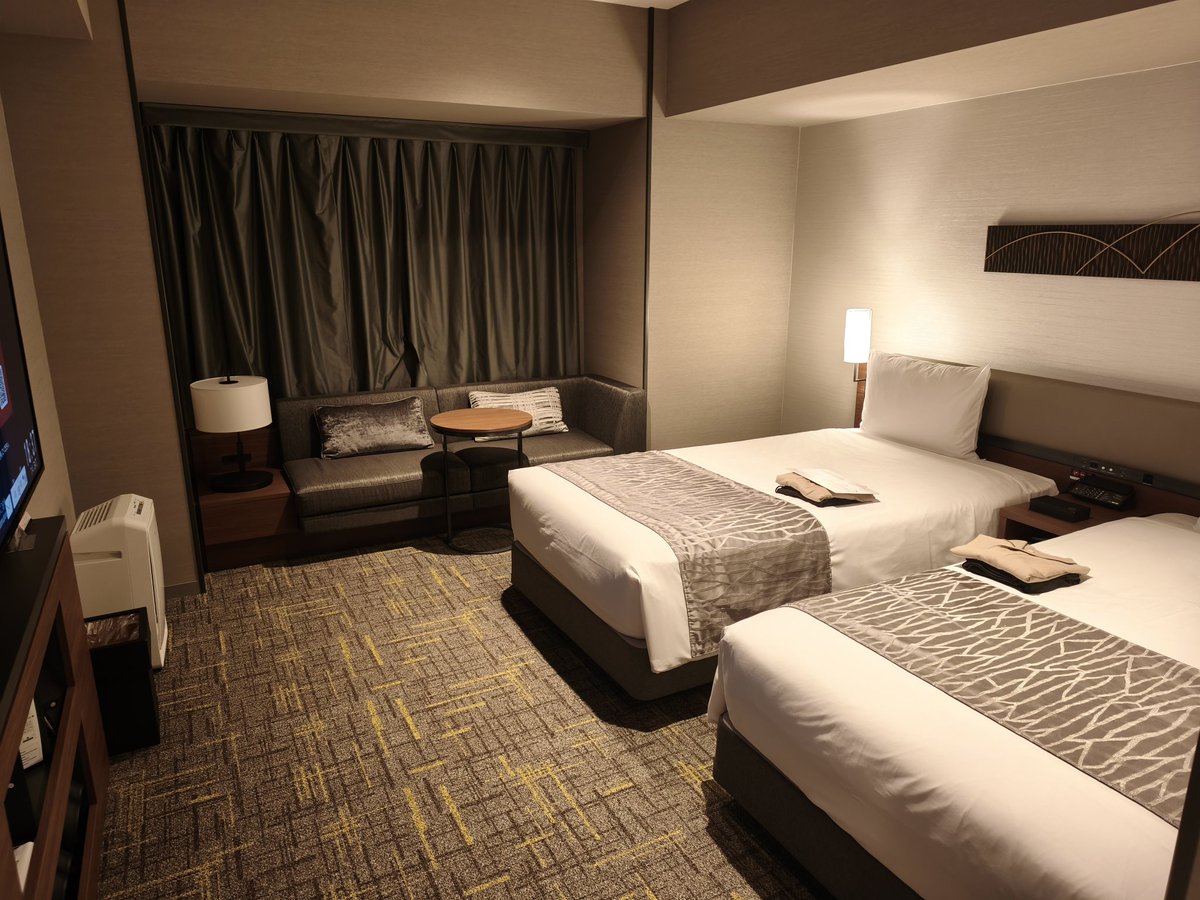 kokishitan's tweet photo. ヴィラフォンテーヌ羽田🏨
温泉もあって都内にしては安い。高級ホテルではないけど新しいから十分楽しめる。今風でほとんどがセルフサービスだからいかにいつもスタッフさんに助けていただいてたかがわかる。 https://t.co/GjbWcoR1nS